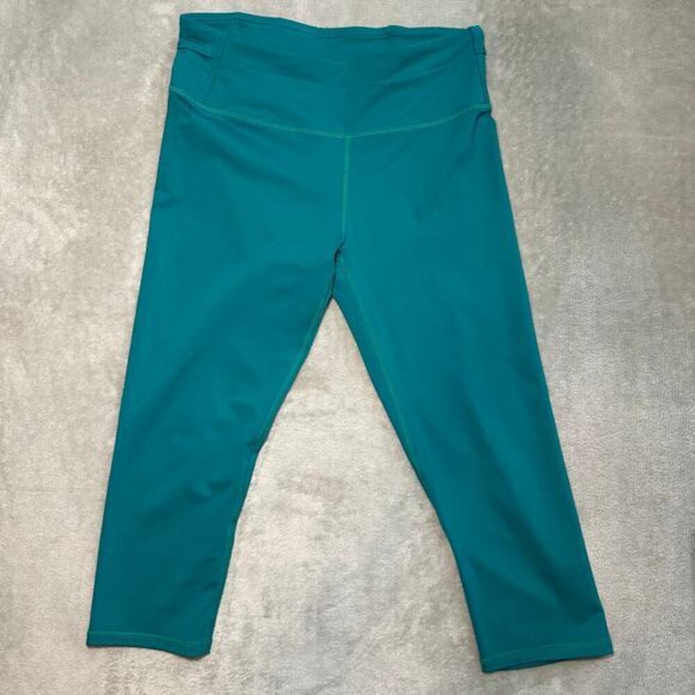 Fabletics Gia PowerLite Capri Leggings Size S Green High Rise Pocket Yoga Crop
